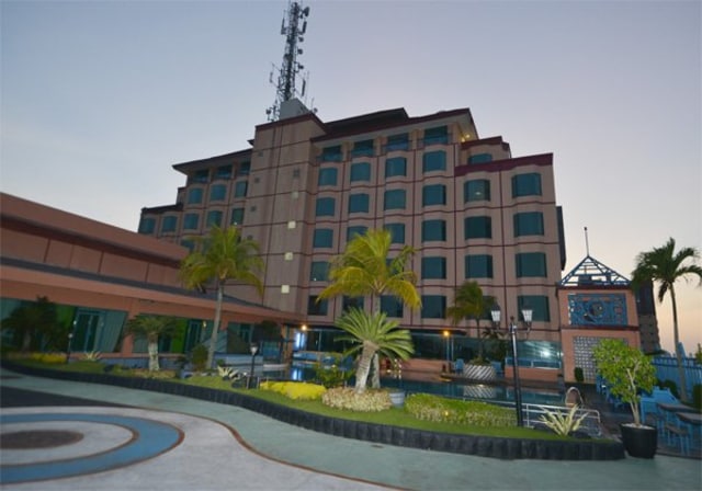 Novita Hotel, dari Time Zone Hingga Insiden Ornamen Natal (1)