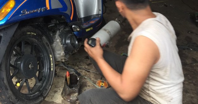 Servis knalpot (Foto: Aditya Pratama Niagara/kumparanOTO)