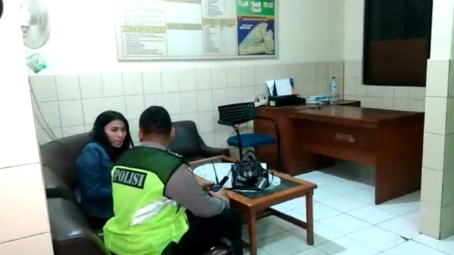 Tiara pengemudi BMW dipersiksa di Polda Pancoran. (Foto: Dok. Istimewa)