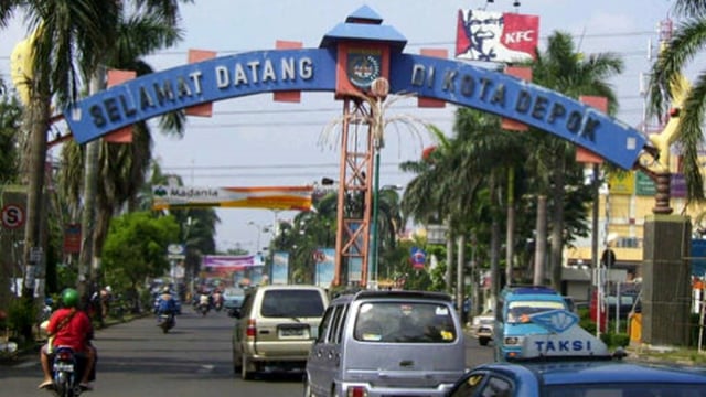 Gapura Selamat Datang di Depok. (Foto: bennythegreat.wordpress.com)