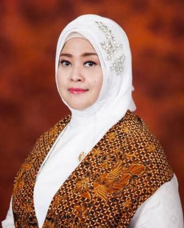 Anggota DPD Fahira Idris Berikan Penghargaan pada Festival Olahraga Rakyat Kecamatan Palmerah (4)