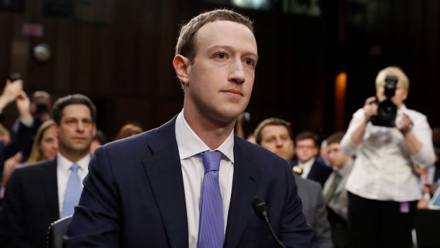 Mark Zuckerberg bersaksi di depan sidang Komite  Foto: REUTERS/Aaron P. Bernstein