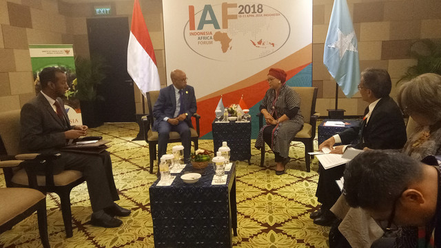 Pertemuan menlu retno dan wamenlu somalia. (Foto: Andreas Gerry/kumparan)