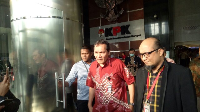 Novel baswedan dan Saut Situmorang (Foto: Aprilandika Pratama/kumparan)