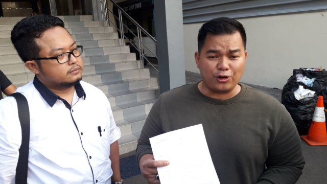 Denny AK laporkan Ade Armando ke Polda Metro (Foto: Fadjar Hadi/kumparan)