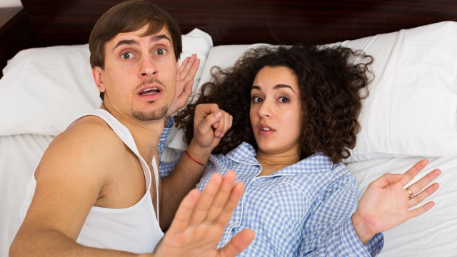 Ilustrasi kepergok anak saat bercinta (Foto: Shutterstock)