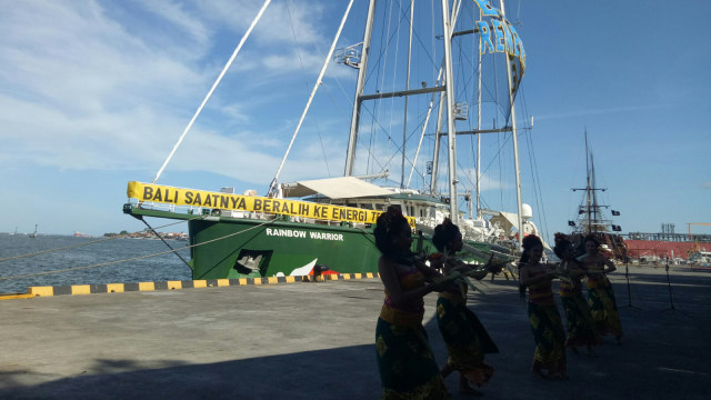 Kapal Rainbow Warrior di Bali (Foto:  Cisilia Agustina Siahaan/kumparan)