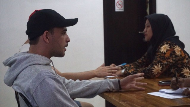 Riza Shahab di Direktorat Reserse Narkoba, PMJ. (Foto: Fanny Kusumawardhani/kumparan)