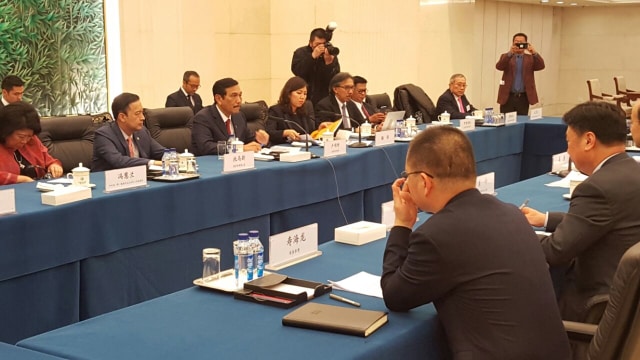 Pertemuan bilateral dengan Gao Yan dan Menko Luhut (Foto: Aprilandika Hendra/kumparan)
