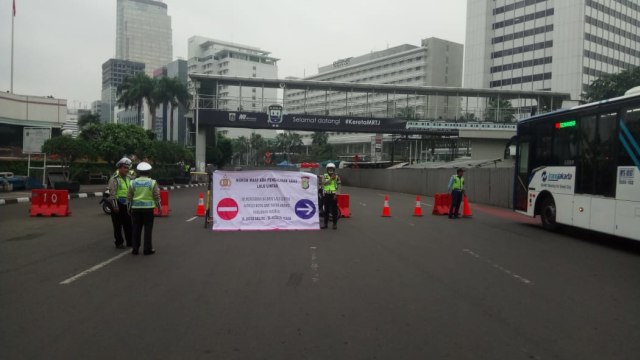 Pengalihan arus akibat syuting film jalan Thamrin (Foto: Twitter/ TMC Polda Metro Jaya)