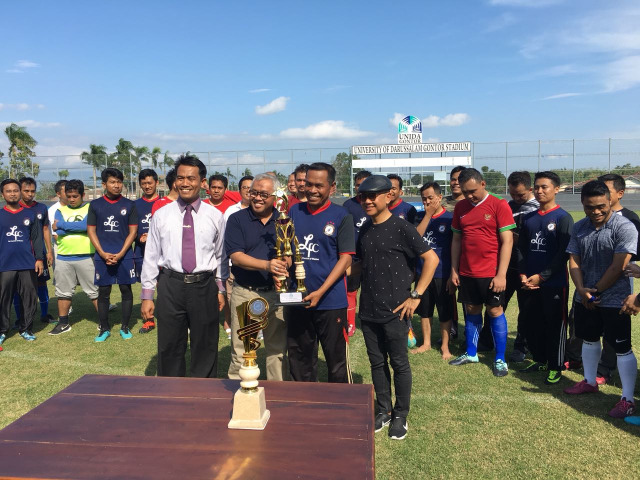 Sepak Bola Mempererat Kebersamaan Diplomat dan Civitas Akademis UNIDA Gontor  (1)