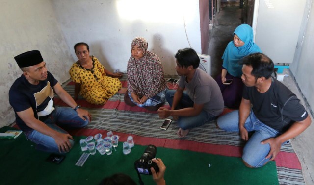 Suasana Haru Tewasnya Bonek (Foto: Humas Tabes Surabaya)