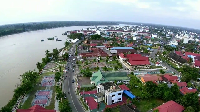 Menikmati Senja Hari di Tepian Sungai Barito