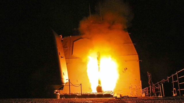 Serangan di Damaskus, Suriah (Foto: Lt. j.g. Matthew Daniels/U.S. Navy via AP)