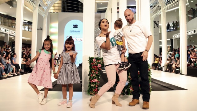 Melaney Ricardo dan keluarga (Foto: Munady)