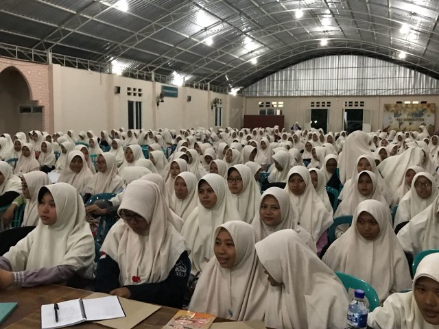 Ribuan Santriwati Gontor Siap Jadi Diplomat Indonesia  (2)