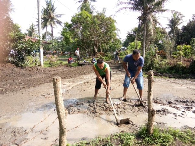 Gotong royong (1)