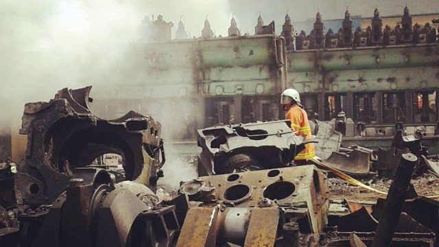 Trafo Gardu listrik PLTD Senayan terbakar. (Foto: Facebook @Humas JakFire)