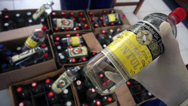 Miras ilegal (Foto: ANTARA FOTO/Irfan Anshori)