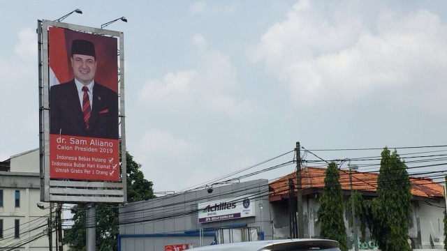 Baliho Sam Aliano. (Foto: Ferio Pristiawan/kumparan)