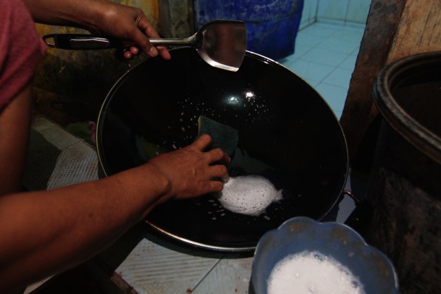 tenang akan lemak makanan menempel, hilang berkat scotch-brite (2)