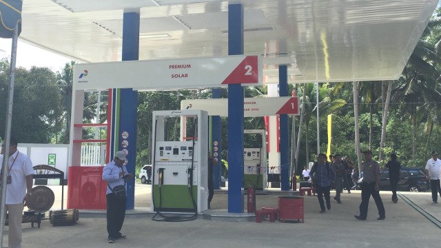 Peresmian BBM satu harga di Banggai Laut (Foto: Ema Fitriyani/kumparan)
