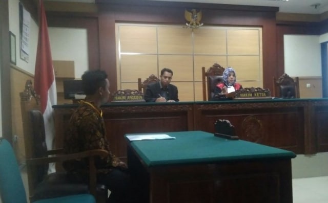 Pria Ini Tak Tahan Diejek karena Namanya: Kentut (1)