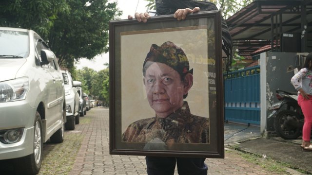 Suasana rumah duka alm Deddy Sutomo. (Foto: Garin Gustavian Irawan/kumparan)