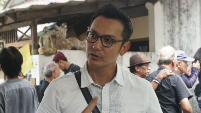 Gunawan di rumah duka alm Deddy Sutomo. (Foto: Garin Gustavian Irawan/kumparan)