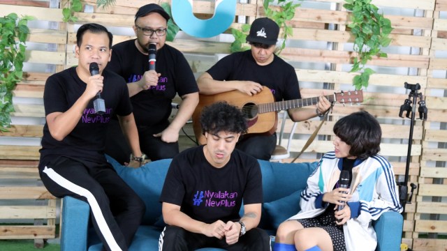 NEV+ dan Dea Dalila di kumparan. (Foto: Puti Cinintya Arie Safitri/kumparan)