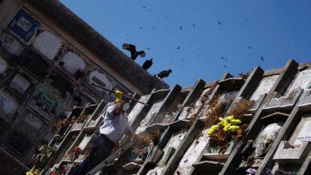 Jenazah harus bayar sewa di Guatemala (Foto: Reuters/Jorge Dan Lopez)