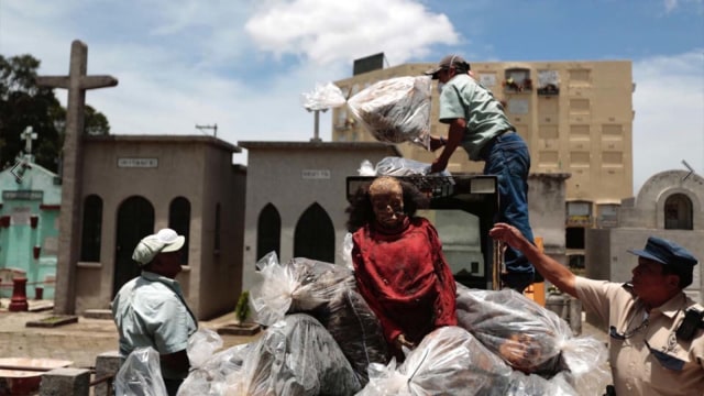 Jenazah harus bayar sewa di Guatemala (Foto: Reuters/Jorge Dan Lopez)