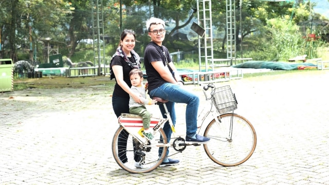 Tya Ariestya dan Irfan Ratinggang. (Foto: Instagram/@tya_ariestya)