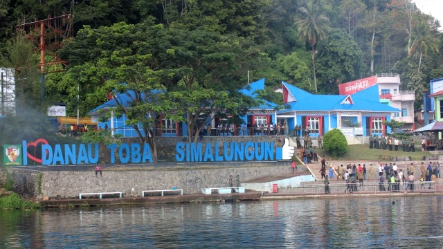 Pemandangan Danau Toba. (Foto: Ade Nurhaliza/kumparan)