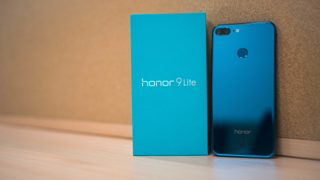 Honor 9 Lite (Foto: Tommy Wahyu Utomo/kumparan)