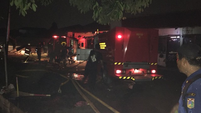 Kebakaran di Kalisari, Cijantung. (Foto: Reki Febrian/kumparan)