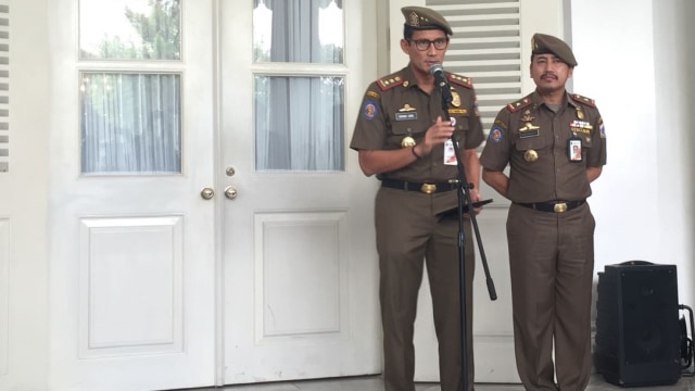 Sandi lepas 60 satpol pp wanita (Foto:  Paulina Herasmaranindar/kumparan)