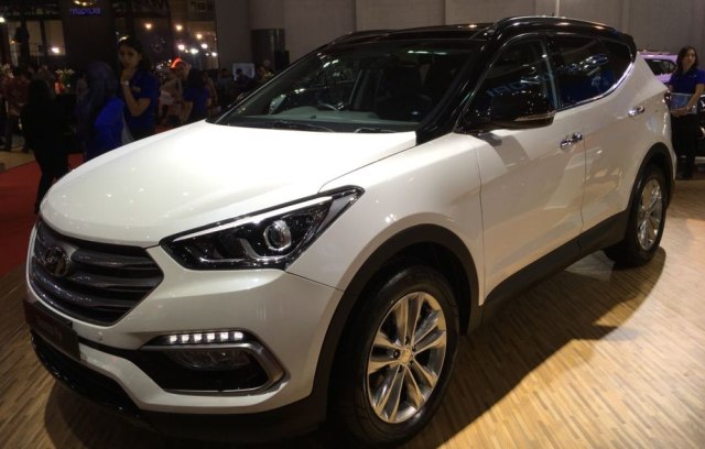 Hyundai Santa Fe (Foto: Alfons Hartanto/kumparanOTO)