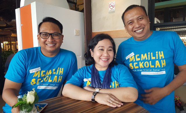 Tiga Penulis Buku Panduan Memilih Sekolah (Foto: Prameshwari Sugiri)