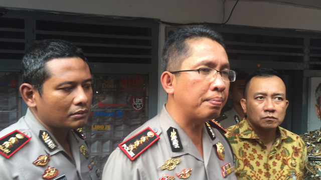 Penggrebekan Arak Jenis Ciu di Gambir (Foto: Soejono Saragih/kumparan)