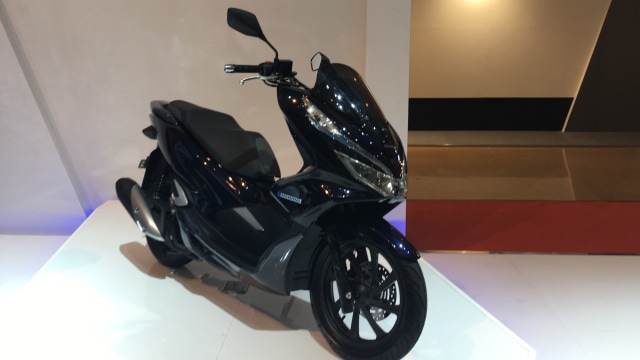 Honda PCX Listrik (Foto: Alfons Hartanto/kumparanoto)