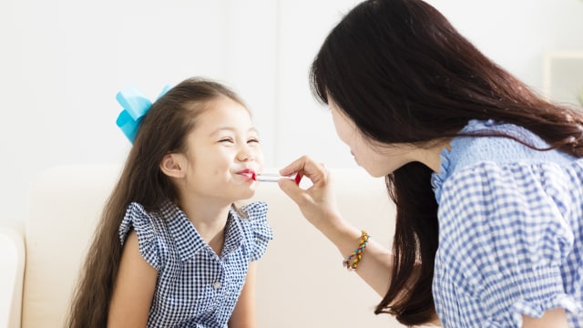 Makeup untuk anak.  (Foto: Thinkstock)