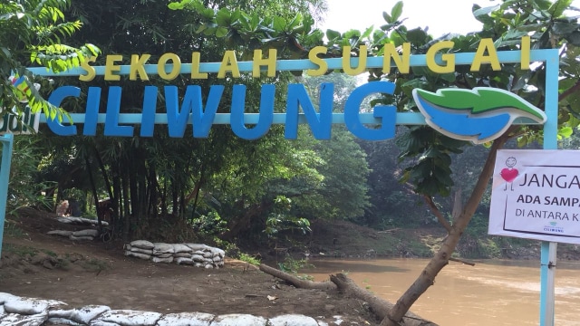 Sekolah Sungai Ciliwung (Foto: Eka Nurjanah/kumparan)