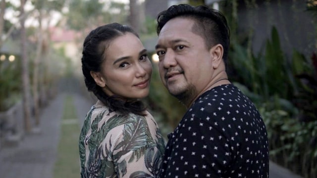 Feby Febiola dan suaminya. (Foto: Instagram/@febyfebiola_)