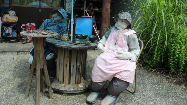 Boneka di Desa Nagoro, Jepang. (Foto: Flickr/Alex Marroquin)