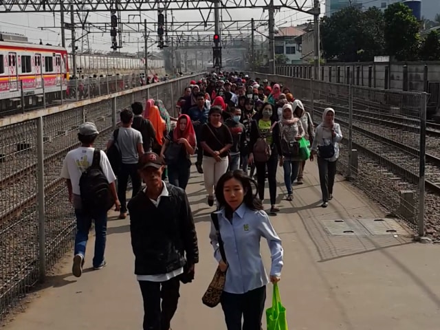 Cara Simple Ini Ternyata Bikin Aku Bebas dari Jerawat