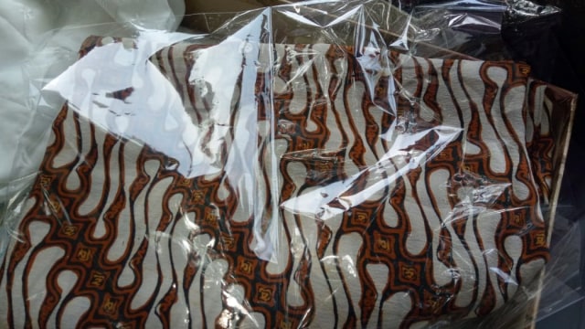 Kain sutera asal Solo yang dibeli Iriana Jokowi (Foto: Jihad Akbar/kumparan)