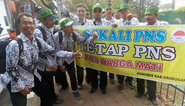 Surat Kecil Dari Guru Honorer 