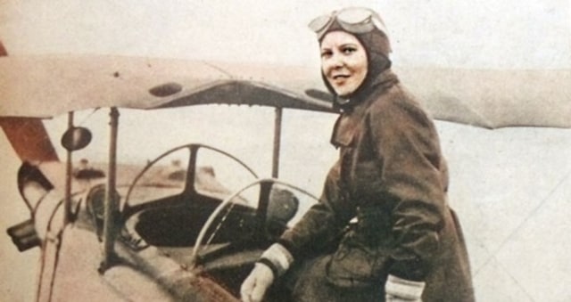 Pilot Pesawat Tempur Wanita Pertama (1)