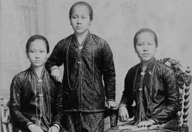 Upacara Pengangkatan R.A. Kartini Sebagai Pahlawan Nasional (1)
